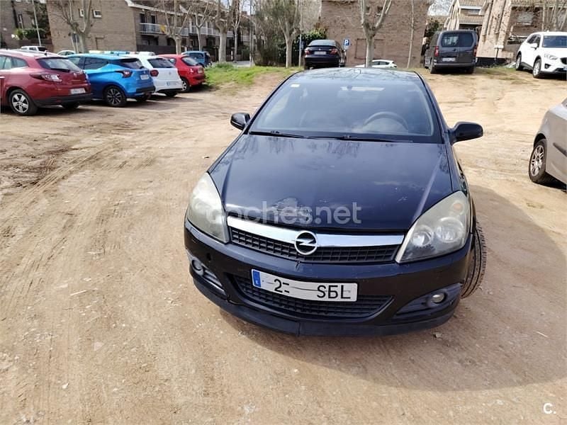 Usado Opel Astra GTC Sport 115 CV (84 kW) 2008 Negro Berlina