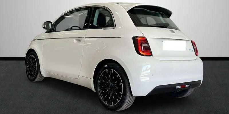Usado Fiat 500e La Prima 86 kW (118 CV) 2023 Blanco Utilitario