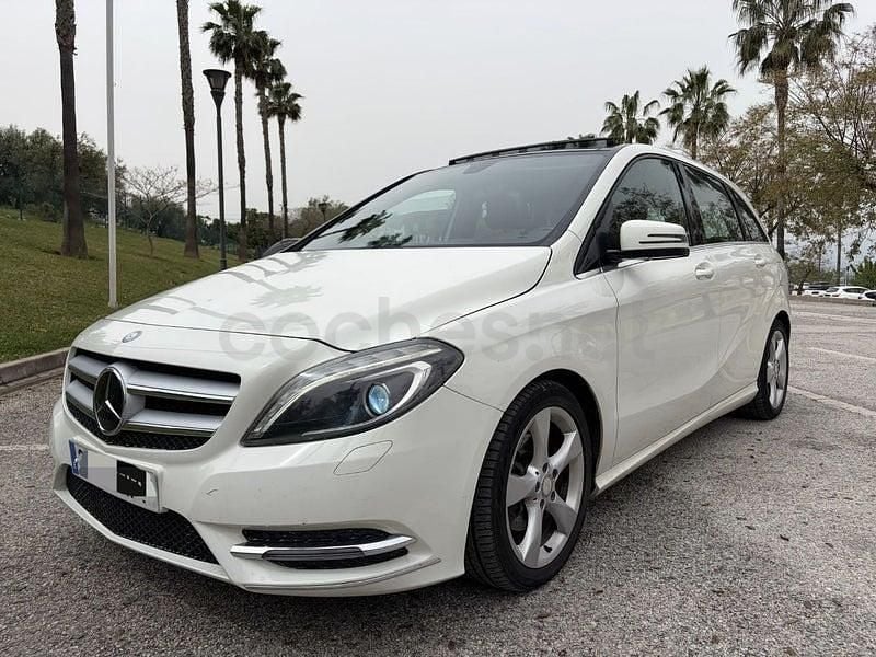 Usado Mercedes B180 109 CV (80 kW) 2013 Blanco Monovolumen