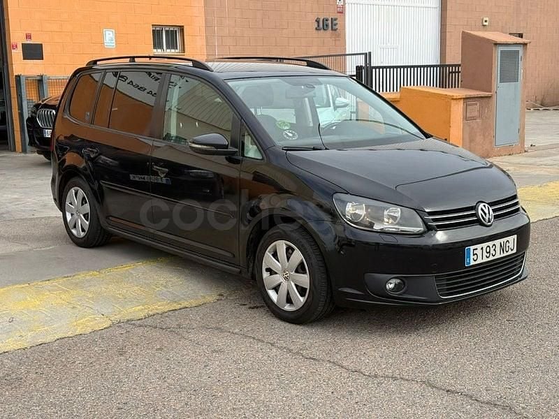 Usado VW Touran Advance 140 CV (102 kW) 2013 Negro Monovolumen