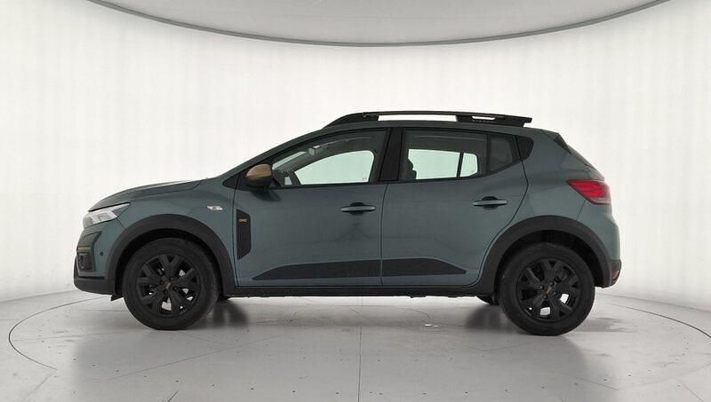 Usado Dacia Sandero Extreme 100 CV (73 kW) 2025 Verde Berlina