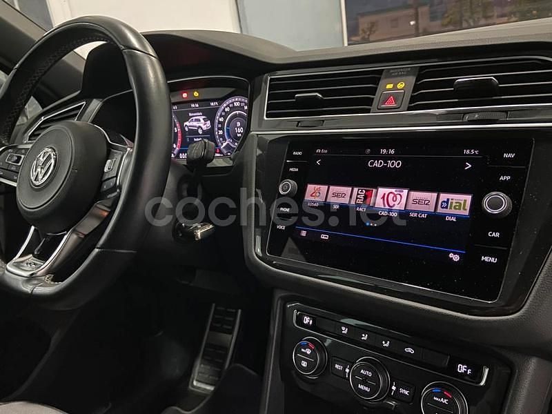 Käytetty VW Tiguan Sportline 150 HP (110 kW) 2018 Harmaa Katumaasturi