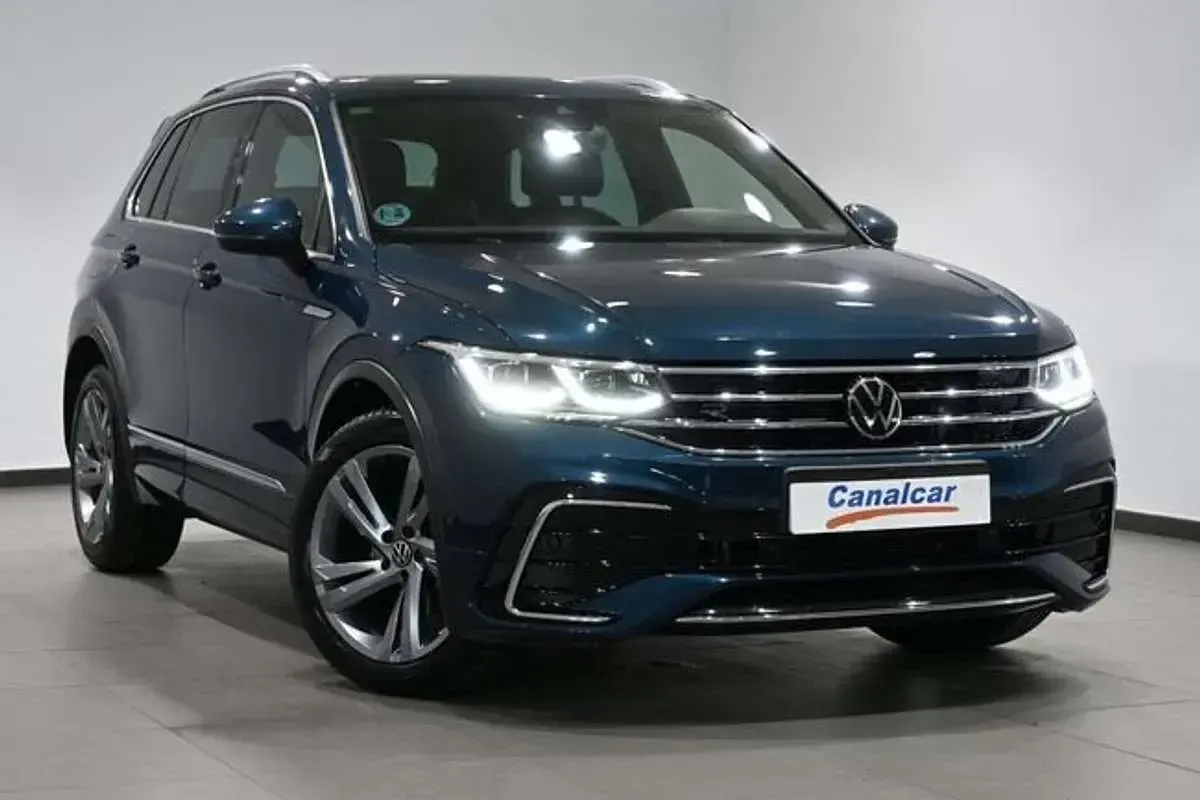 Usado VW Tiguan R-line 150 CV (110 kW) 2022 Azul SUV