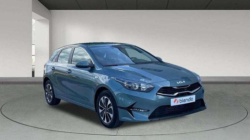 Usado Kia Ceed 101 CV (74 kW) 2024 Gris Utilitario