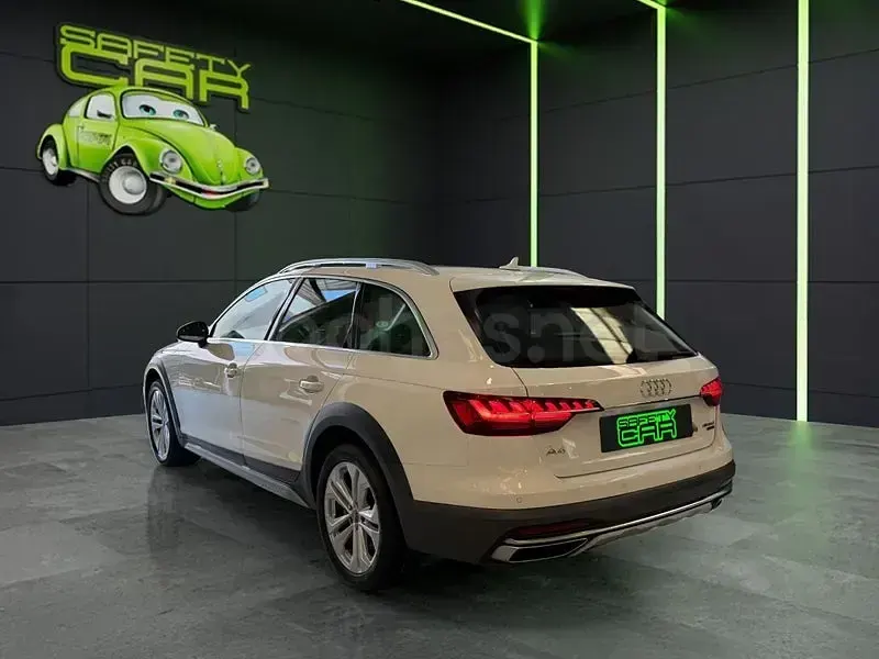 Usado Audi A4 Allroad Ambiente 231 CV (169 kW) 2021 Blanco Familiar