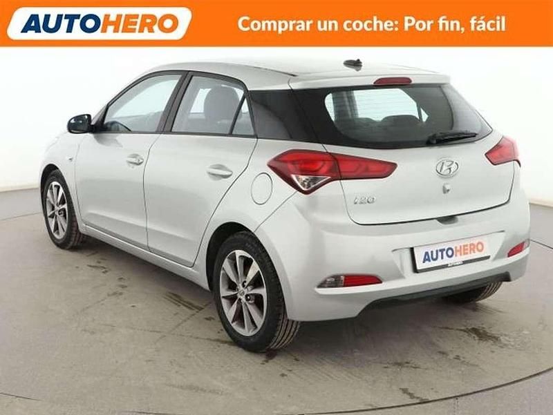 Usado Hyundai i20 101 CV (74 kW) 2018 Gris Utilitario