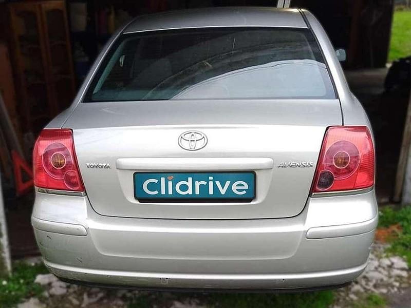 Käytetty Toyota Avensis Active 147 HP (108 kW) 2005 Harmaa Sedan