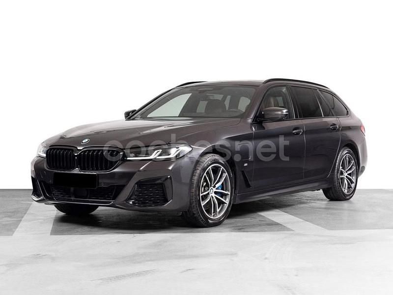 Gris / plata Usado 2020 BMW 530e Comfort Edition Familiar | 43.990 € - Imagen 1/4