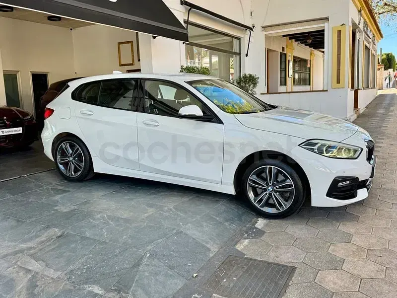 Usado BMW 120 Comfort Edition 178 CV (130 kW) 2021 Blanco Berlina