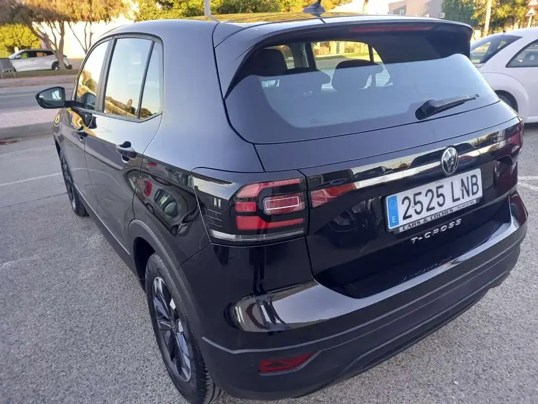 Usado VW T-Cross Edition 95 CV (69 kW) 2021 Negro SUV
