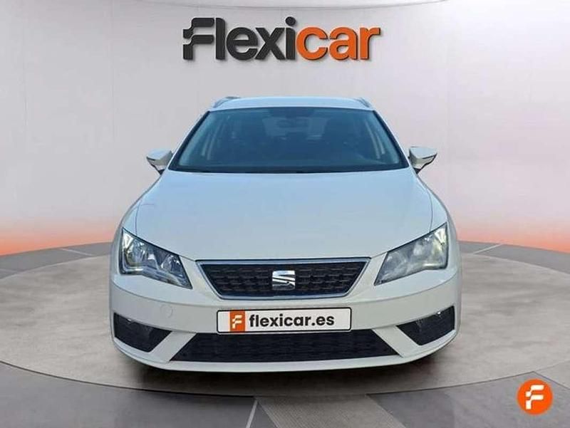 Usado Seat Leon ST Style 110 CV (80 kW) 2017 Blanco Familiar