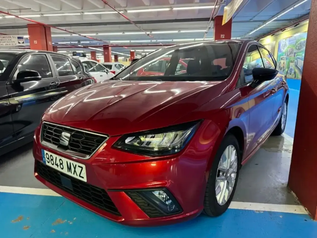 Usado Seat Ibiza FR 116 CV (85 kW) 2025 Rojo Utilitario