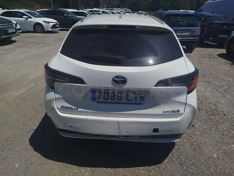 Usado Toyota Corolla Active 122 CV (89 kW) 2021 Blanco Familiar