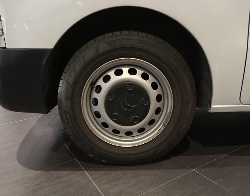 Usado Citroën Jumpy Comfort 115 CV (84 kW) 2018 Blanco Monovolumen