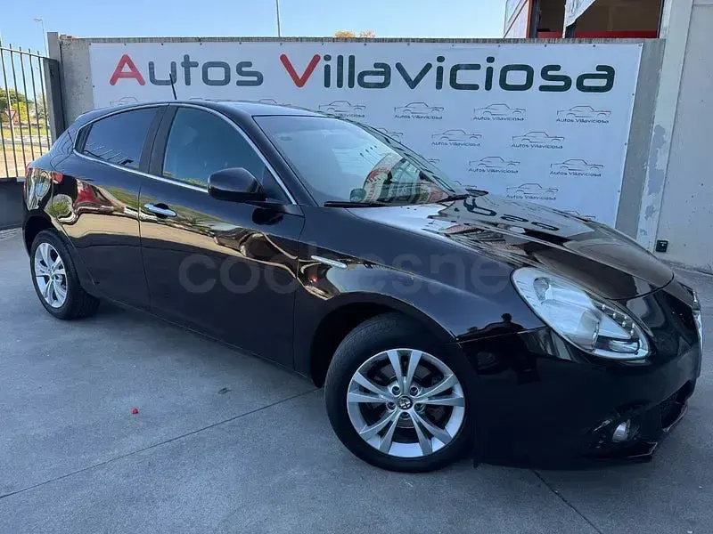 Usado Alfa Romeo Giulietta Distinctive 105 CV (77 kW) 2014 Negro Utilitario