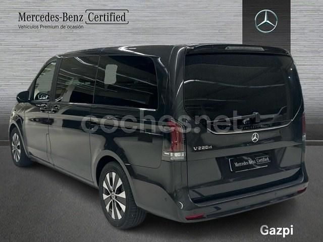 Usado Mercedes V220 163 CV (119 kW) 2025 Gris / plata Monovolumen