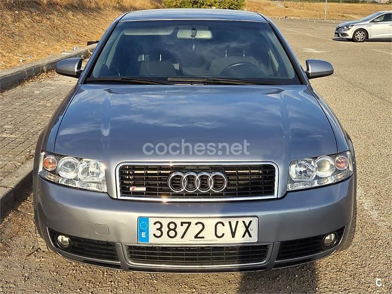Gris / plata Usado 2004 Audi A4 S-Line Berlina | 4500 € (Precio justo) - Imagen 1/4