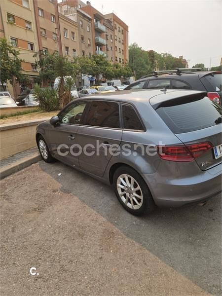 Gris / plata Usado 2013 Audi A3 Sportback Attraction Berlina | 13.500 € - Imagen 1/4