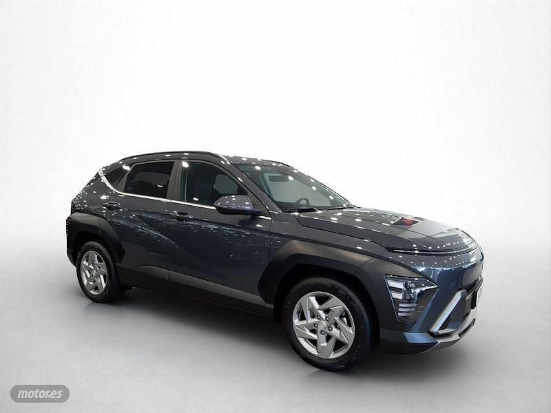 Gris Usado 2024 Hyundai Kona SUV | 29.900 € (Un poco caro) - Imagen 1/4