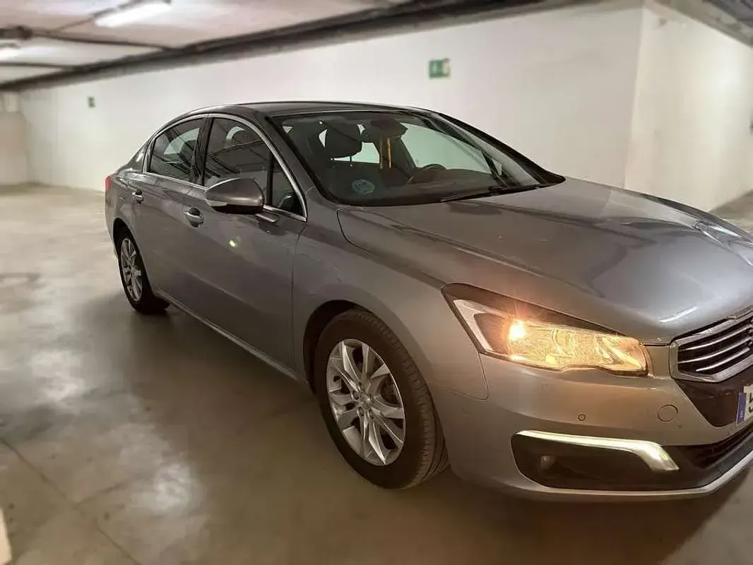 Usado Peugeot 508 Allure 150 CV (110 kW) 2017 Gris Berlina