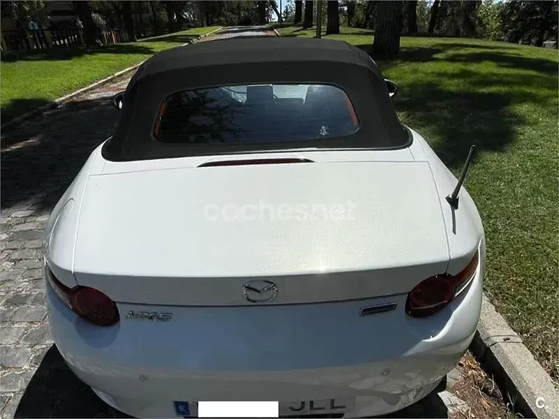 Usado Mazda MX5 Inclusive 160 CV (117 kW) 2016 Blanco Descapotable