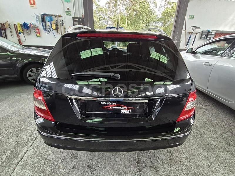 Usado Mercedes C180 Elegance 120 CV (88 kW) 2014 Negro Familiar