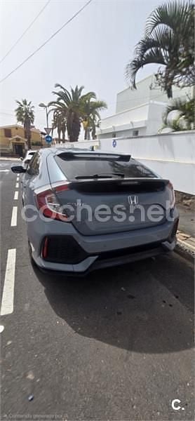 Usado Honda Civic Elegance 129 CV (94 kW) 2019 Gris / plata Berlina