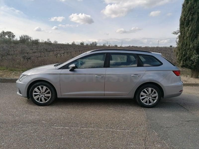 Usado Seat Leon Reference 115 CV (84 kW) 2019 Gris / plata Familiar