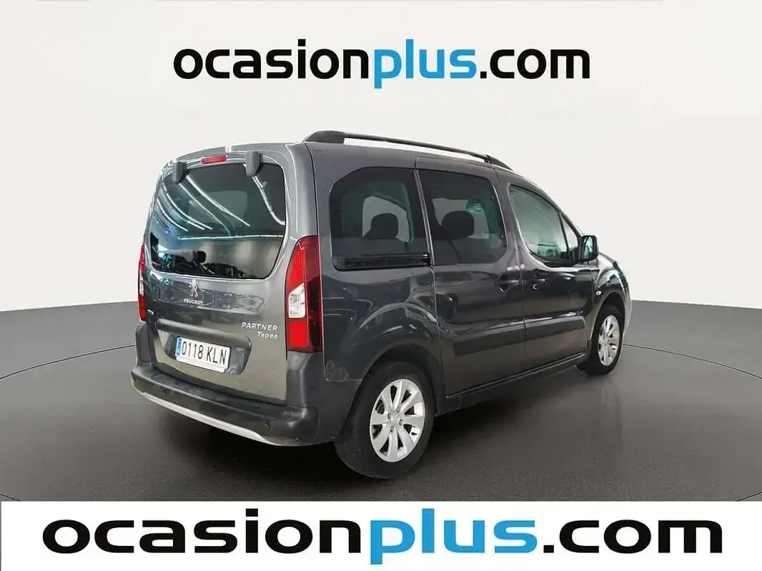 Usado Peugeot TePee 110 CV (80 kW) 2018 Gris Van