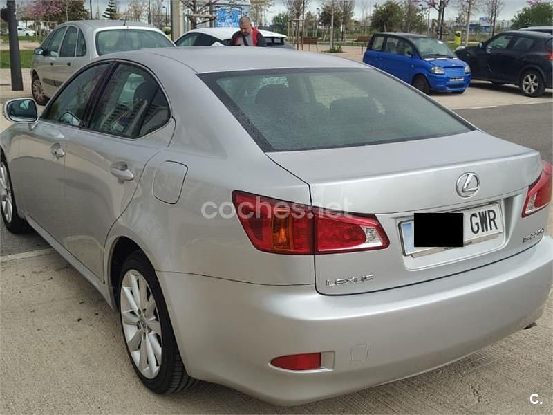 Usado Lexus IS220d 177 CV (130 kW) 2010 Gris / plata Berlina
