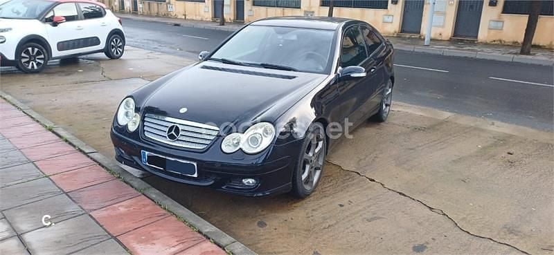 Usado Mercedes C220 Sport Edition 150 CV (110 kW) 2005 Negro Berlina