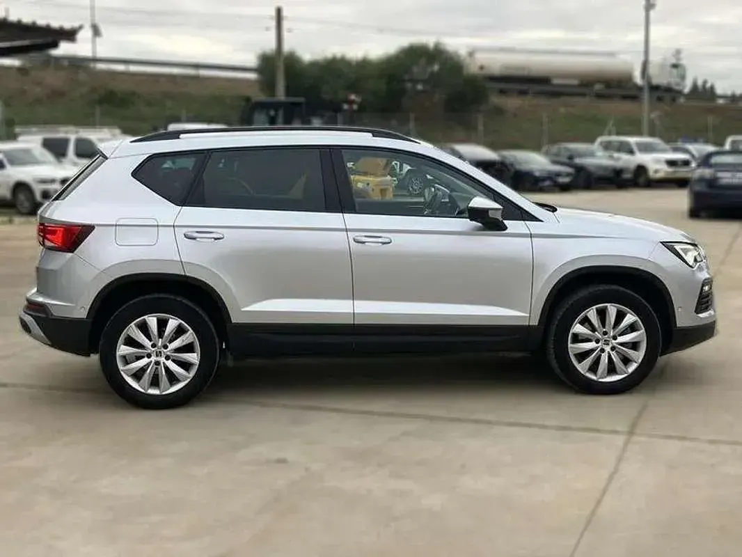 Usado Seat Ateca Style 150 CV (110 kW) 2023 Gris SUV