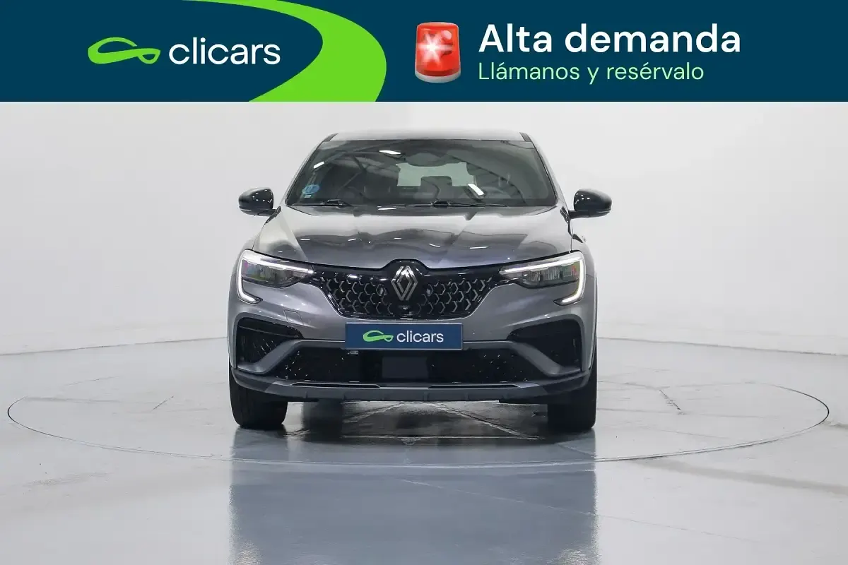 Usado Renault Arkana Esprit Alpine 145 CV (106 kW) 2025 Gris / plata SUV