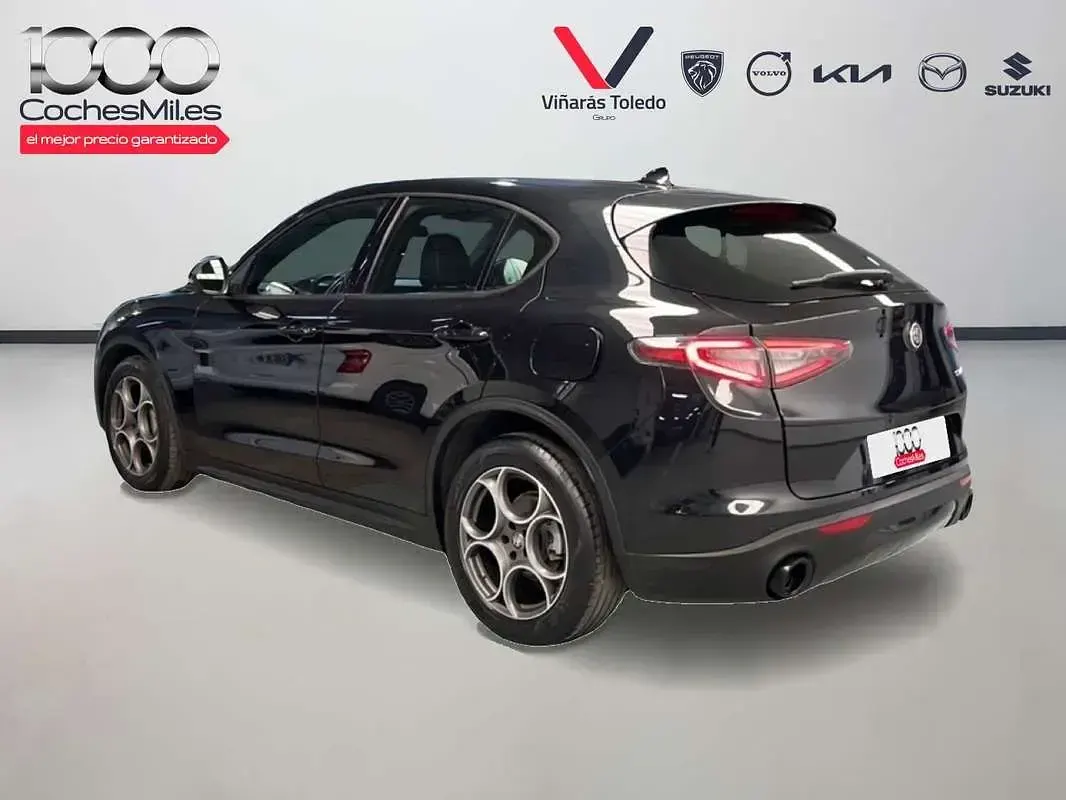 Usado Alfa Romeo Stelvio Sprint 160 CV (117 kW) 2024 Negro SUV