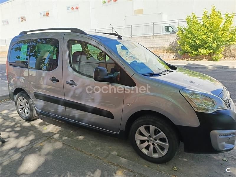 Gris / plata Usado 2016 Peugeot Partner Tepee Style Monovolumen | 12.300 € (Un poco caro) - Imagen 1/4