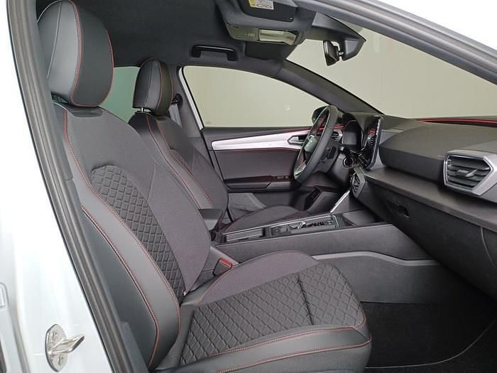Usado Seat Leon FR 204 CV (150 kW) 2023 Blanco Utilitario