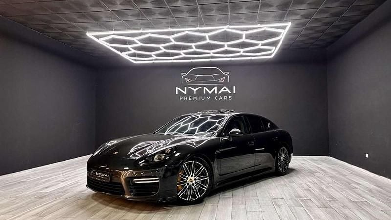 Usado Porsche Panamera Turbo S Executive 570 CV (419 kW) 2015 Gris / plata Berlina