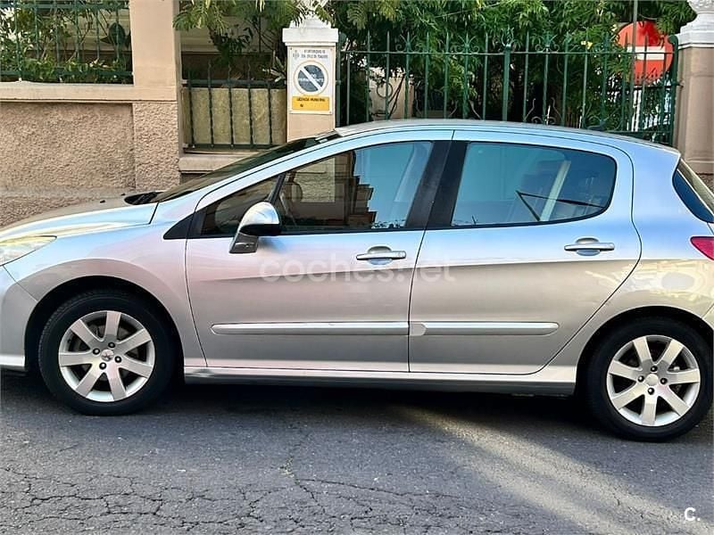 Usado Peugeot 308 Sport 90 CV (66 kW) 2011 Gris / plata Berlina