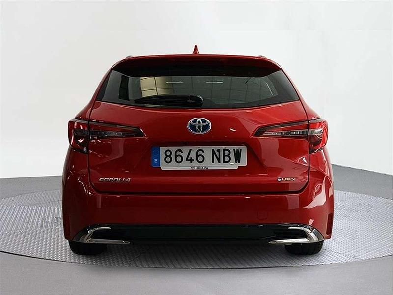Usado Toyota Corolla Active 140 CV (102 kW) 2025 Rojo emoción Familiar