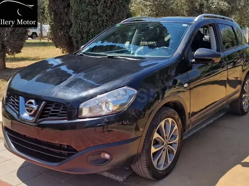 Usado Nissan Qashqai Tekna 130 CV (95 kW) 2013 Negro SUV