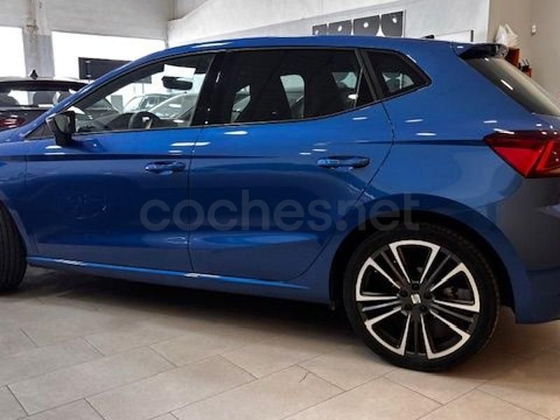 Usado Seat Ibiza FR 115 CV (84 kW) 2025 Azul Utilitario