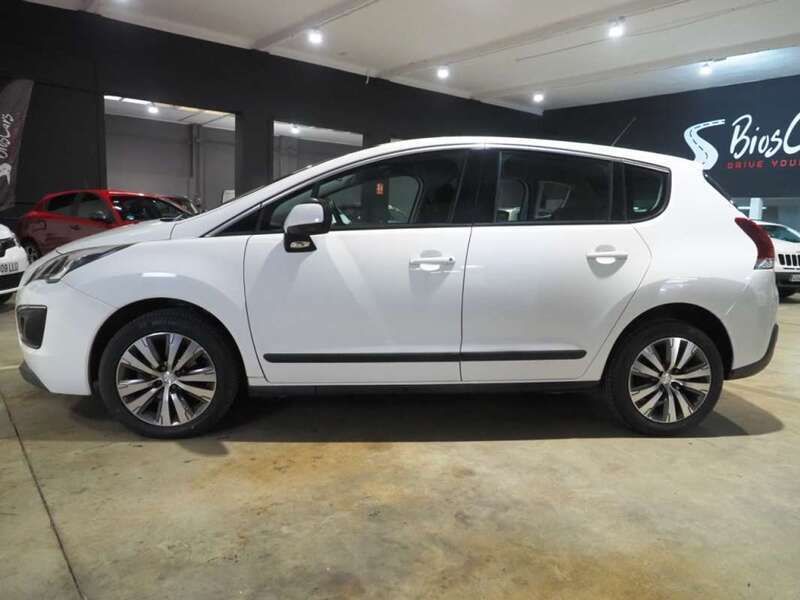 Usado Peugeot 3008 Style 114 CV (83 kW) 2014 Blanco Monovolumen