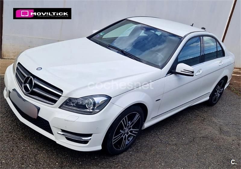 Usado Mercedes C180 AMG line 156 CV (114 kW) 2014 Blanco Berlina