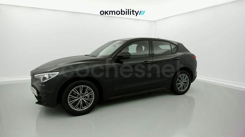 Usado Alfa Romeo Stelvio Super 160 CV (117 kW) 2022 Negro SUV