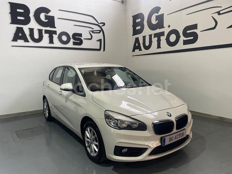 Blanco Usado 2015 BMW 216 Active Tourer Sport Line Monovolumen | 11.999 € (Un poco caro) - Imagen 1/4