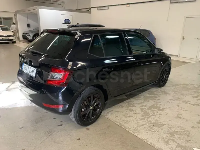 Usado Skoda Fabia 95 CV (69 kW) 2021 Negro Utilitario