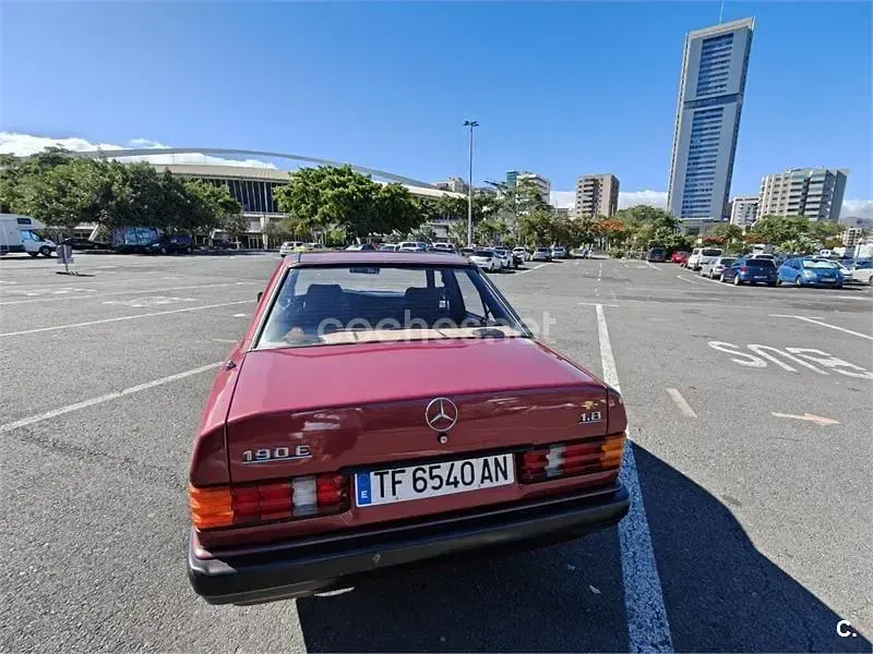 Usado Mercedes 190 136 CV (100 kW) 1990 Granate Berlina