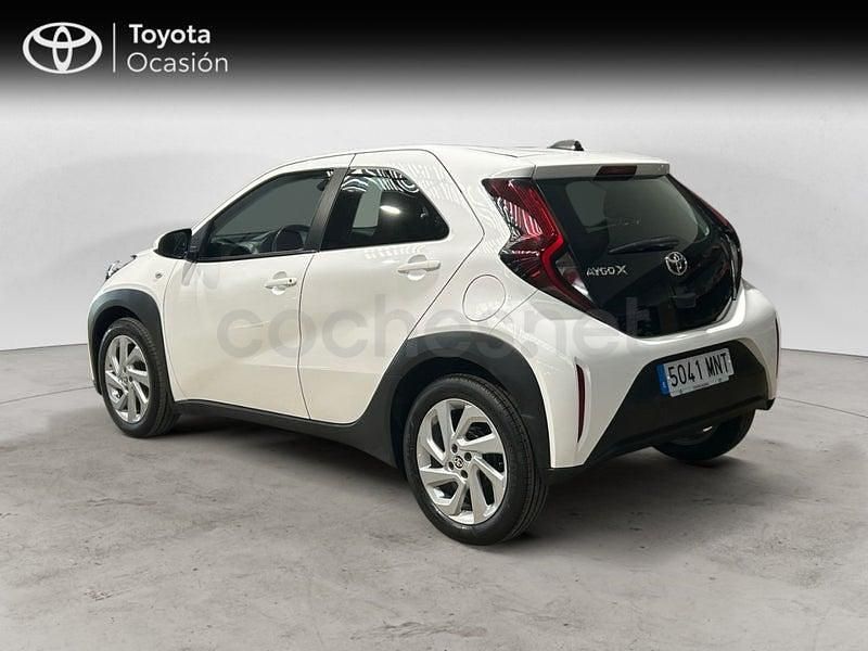 Usado Toyota Aygo X Play 72 CV (52 kW) 2024 Blanco SUV