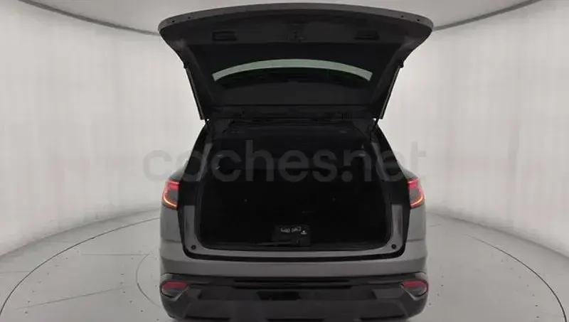 Usado Renault Austral Techno 200 CV (147 kW) 2025 Gris / plata SUV