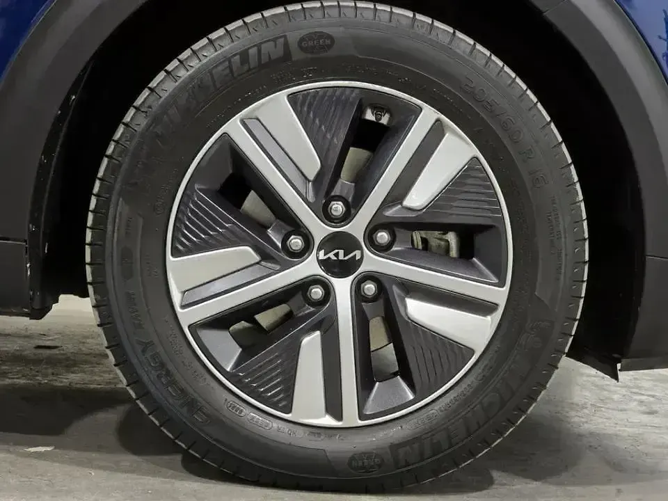 Usado Kia Niro 141 CV (103 kW) 2021 Rojo SUV